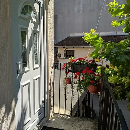 Konukevi Dunavska 3*